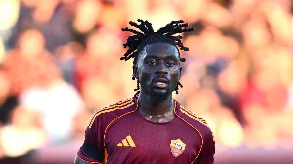 Koné stupisce contro l'Ucraina. Dalla Francia: "Perché gioca ancora alla Roma?"