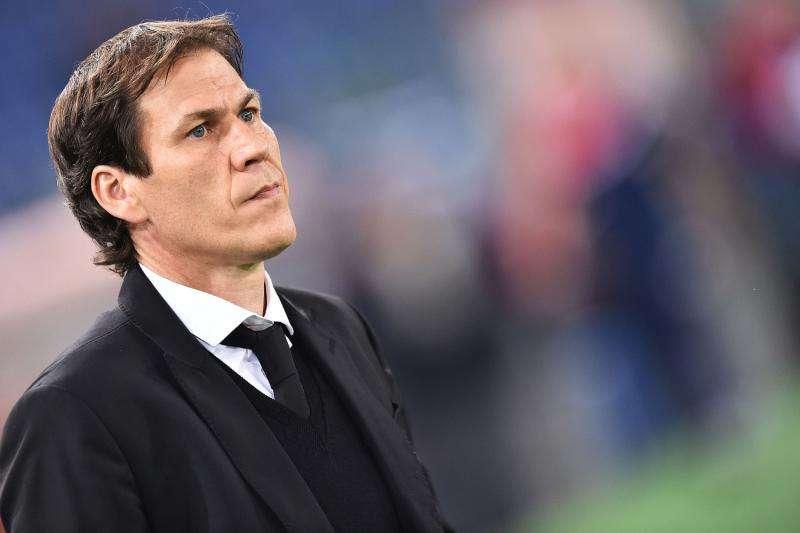 Roma fermata dal Bologna e dal campo; beffa di Destro nel finale
