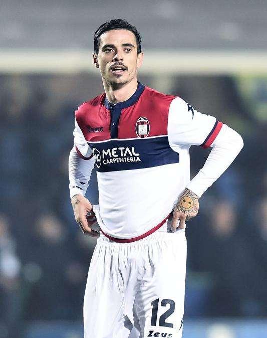 Crotone, ricoverato Stoian: le sue condizioni non preoccupano