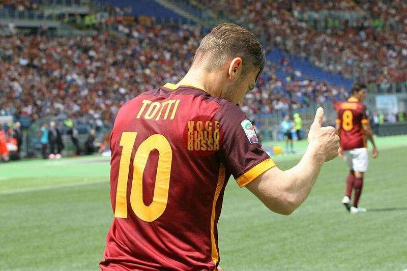 Rinnovo Totti, in attesa di Pallotta rimane l'ostacolo dei diritti d'immagine