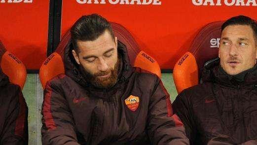 Totti a un tifoso: "Perché non gioco? Sono vecchietto..." 