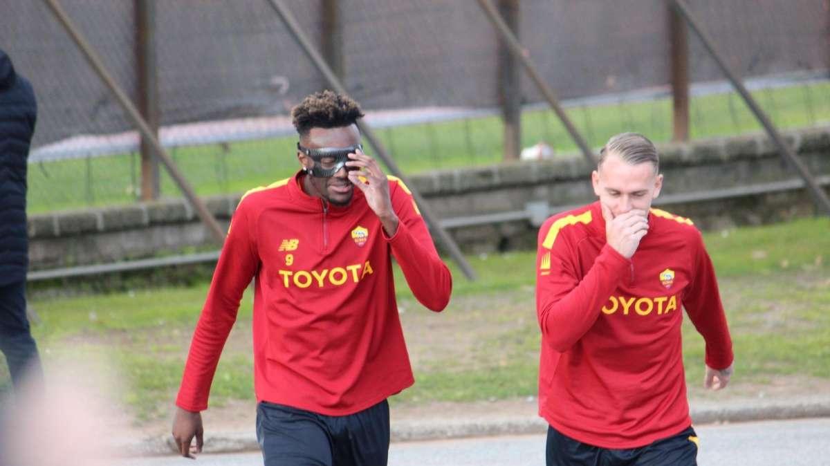 TRIGORIA - C'è Dybala, Abraham con la maschera protettiva. Tiago Pinto assiste alla seduta. FOTO! VIDEO!