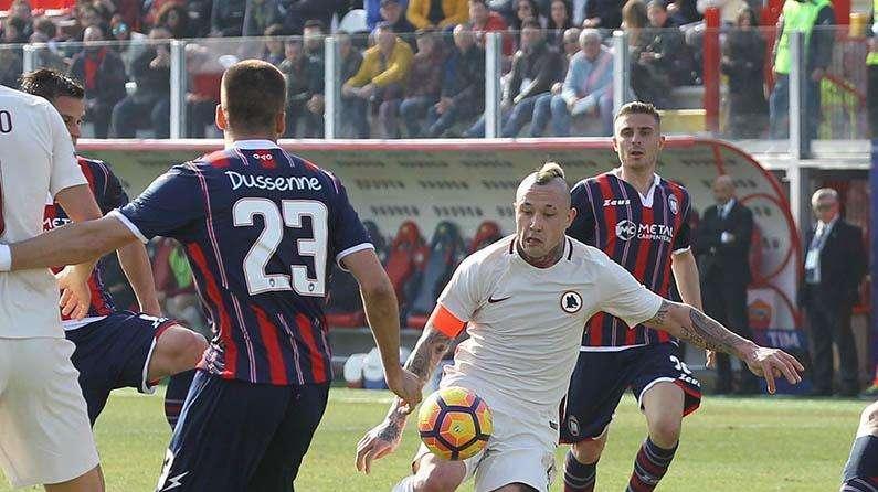 I numeri di... Crotone-Roma 0-2 - Imbattuti e impenetrabili contro i calabresi. Nainggolan versatile torna al gol dopo il derby. Peres si sacrifica