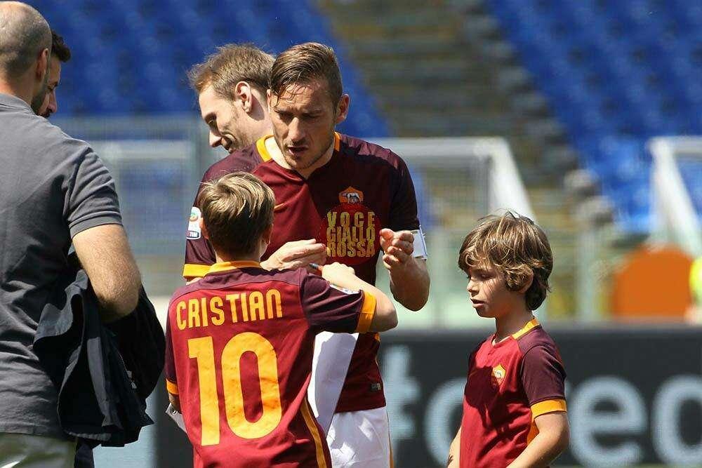 Totti: "I miei genitori sono stati la mia fortuna. Cristian speravo facesse il tennista"