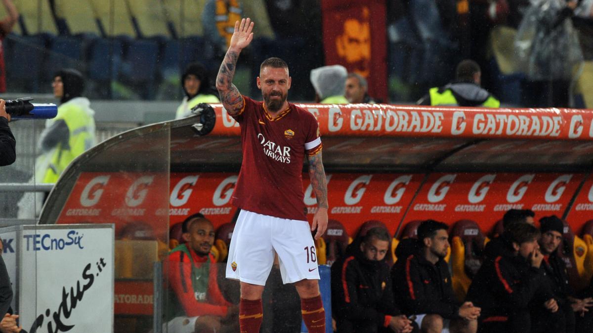 De Rossi: ​​​​​​​"Mi piacerebbe allenare la Roma, ma cerco sempre di non parlarne perché so che le mie parole hanno un peso. Pellegrini e Immobile? Dobbiamo essere furbi ad evitare qualche scocciatura"