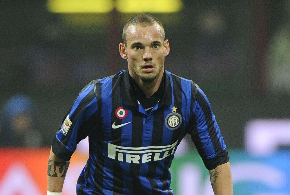 Twitter, Sneijder: "L'infortunio non è grave, spero di giocare sabato"