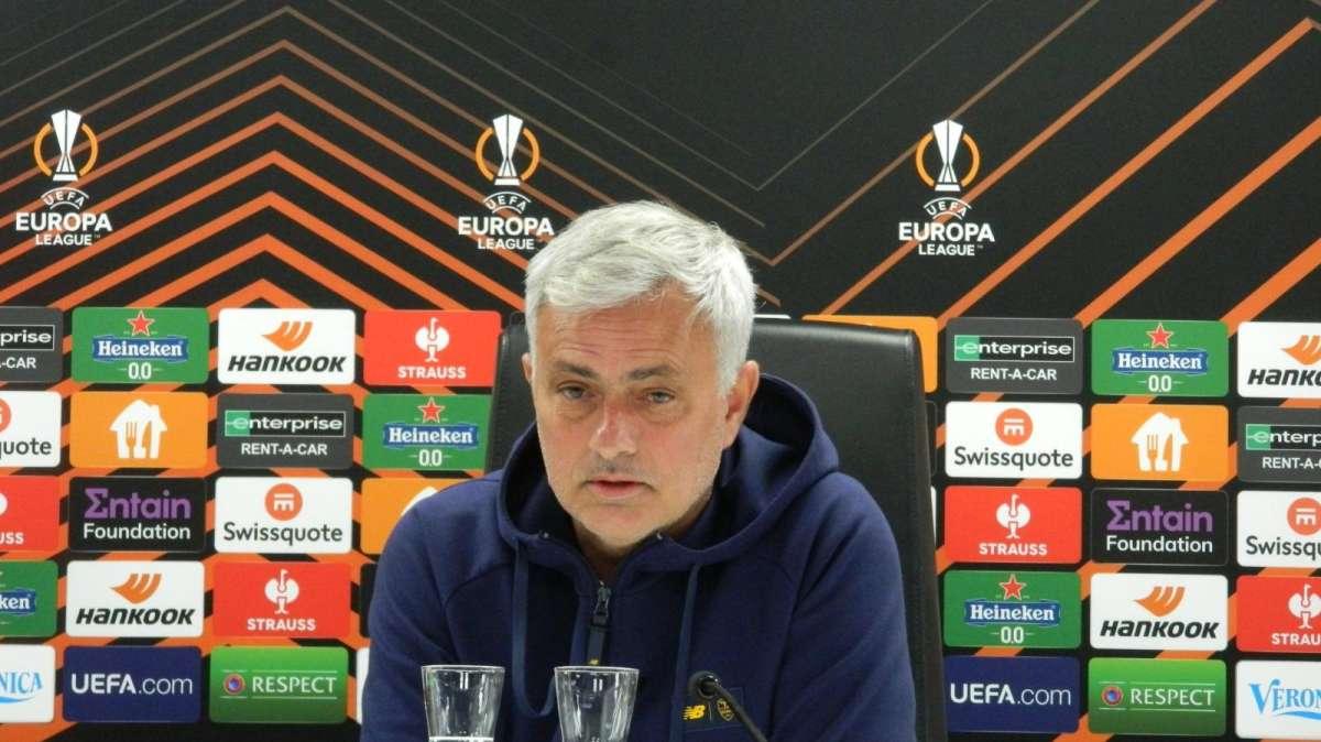 DE KUIP - La conferenza stampa integrale di José Mourinho. VIDEO!