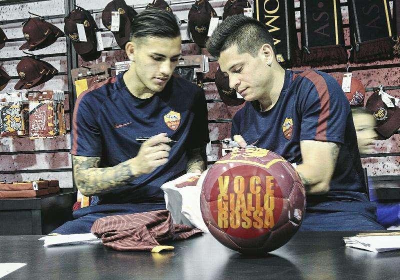 Pinzolo, Iturbe e Paredes all'AS Roma Store