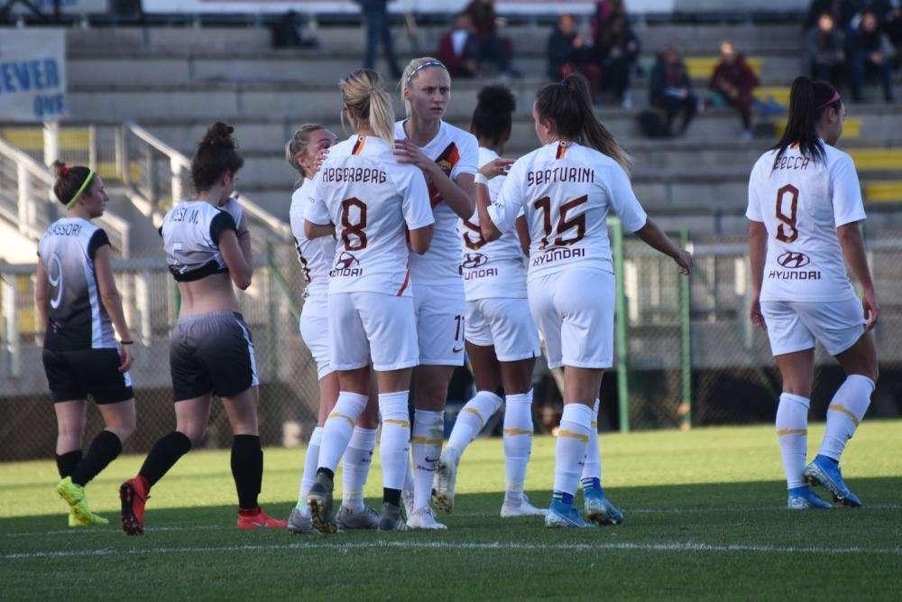 LA VOCE DELLA SERA - La Roma Femminile batte 6-0 l'Orobica. Roma-SPAL: fuori Kluivert dai convocati. Fonseca in conferenza: "Non sbaglieremo atteggiamento"