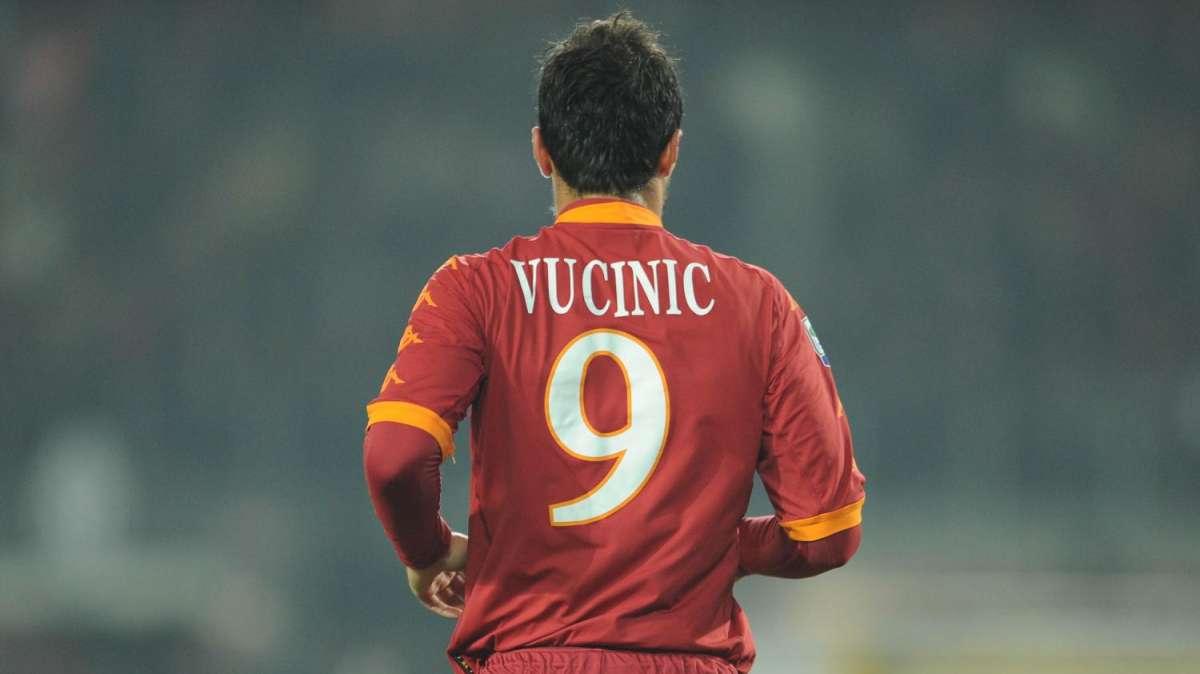 Roma-Bari, Vucinic non convocato. Ci sono Simplicio e Riise