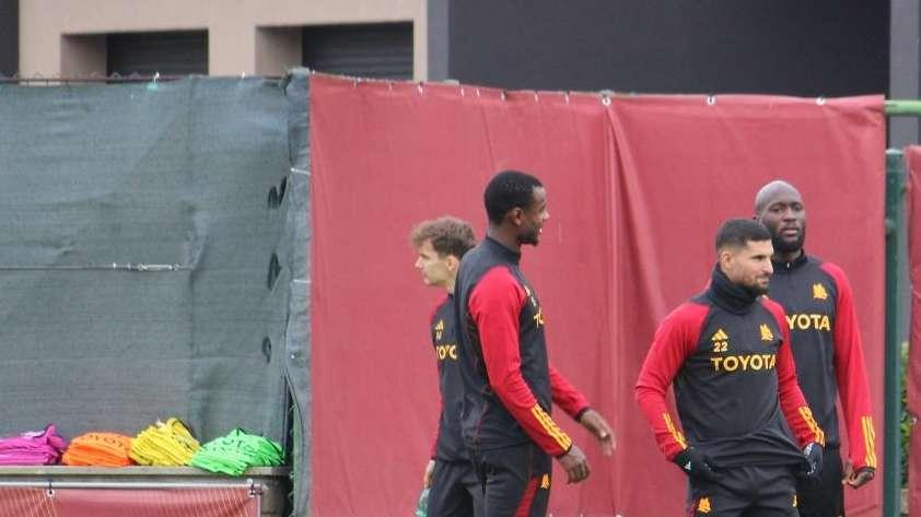 TRIGORIA - Spinazzola si allena a parte. Assenti Paredes, Mancini, Cristante e Pellegrini per normale gestione. Mourinho abbraccia Kristensen. FOTO! VIDEO!