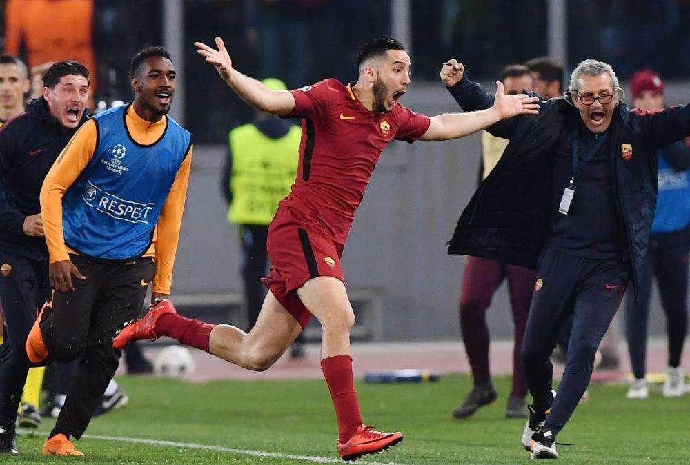 Applausi dei tifosi del Real Madrid per Manolas