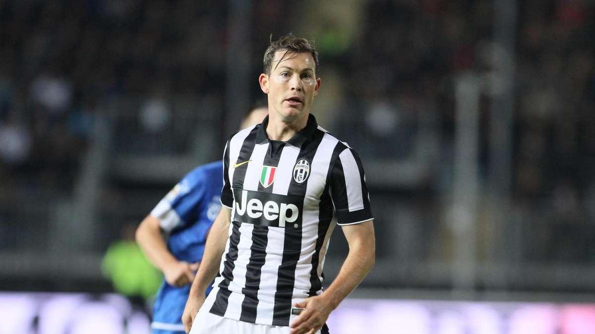 Juventus, Lichtsteiner ancora deve rinnovare: anche la Roma alla finestra