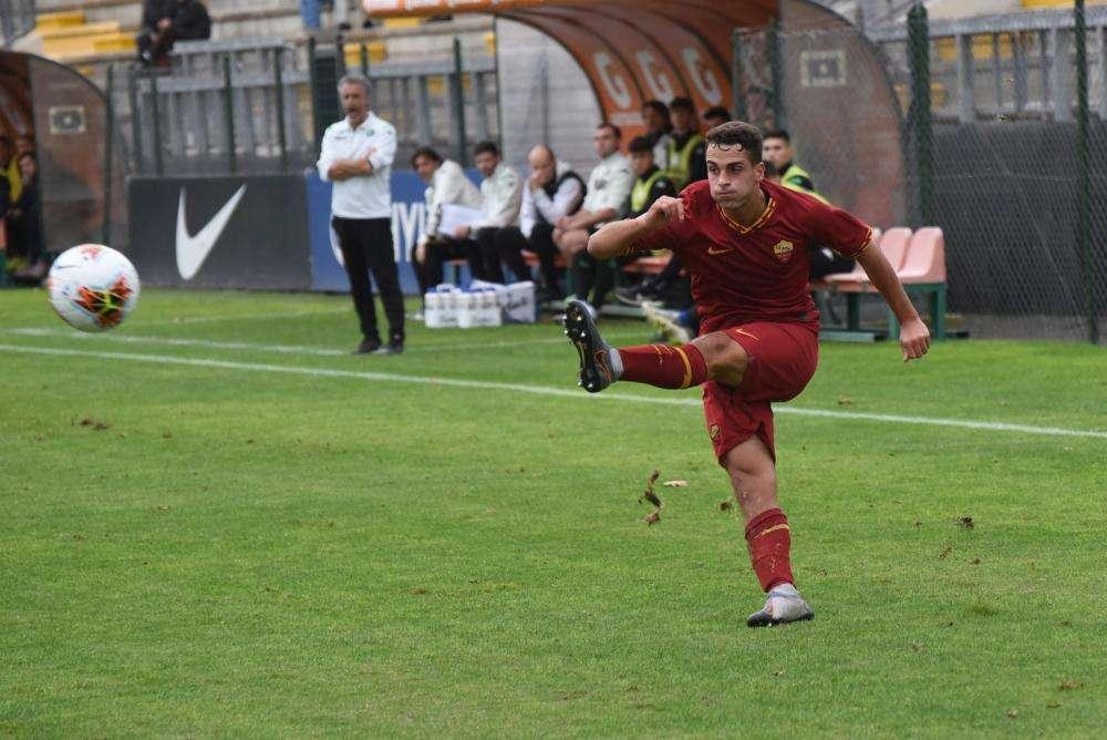 Roma Primavera, Semeraro: "Siamo usciti dalla gara per dieci minuti, non deve accadere mai. Contro l'Empoli vogliamo la vittoria"