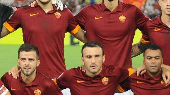 Cole: "Sto seguendo De Rossi. Ha sempre capito il calcio, era facile capire che sarebbe stato un grande tecnico"