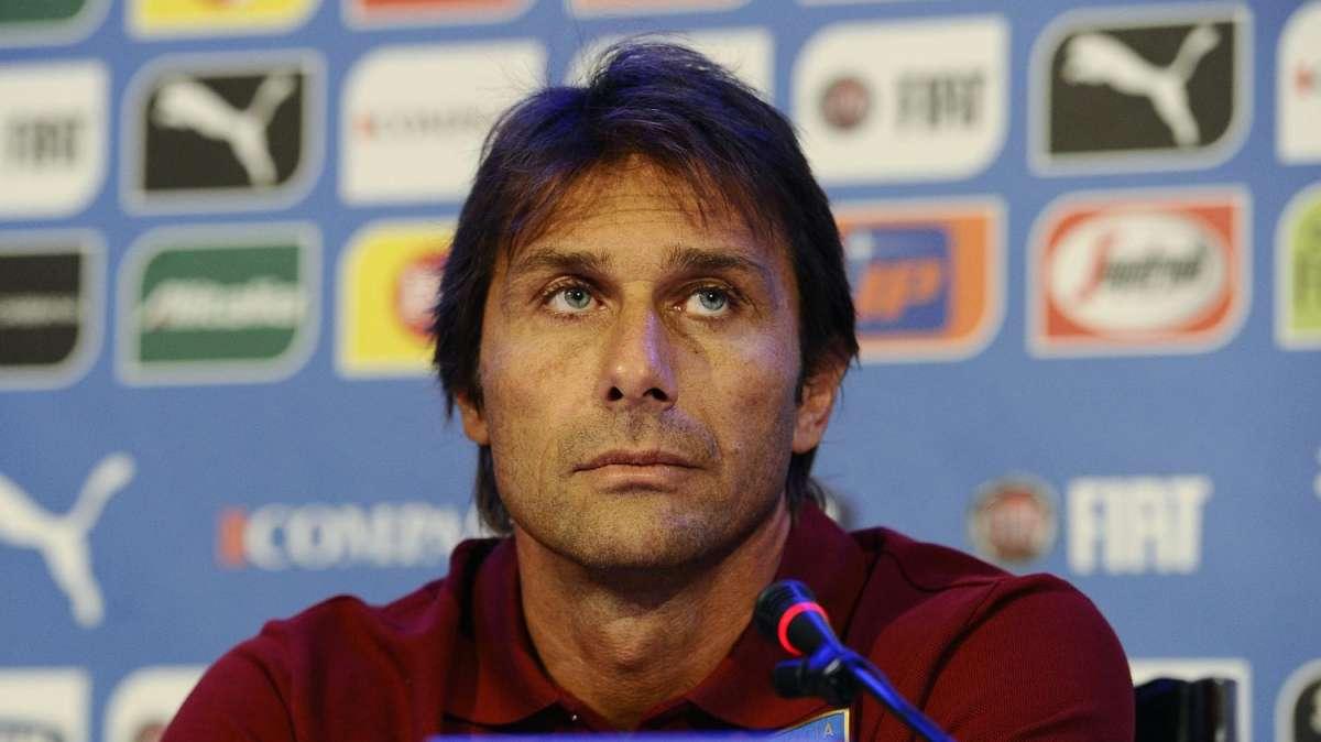 Conte seguirà l'esordio della Roma in Champions dalle tribune dell'Olimpico
