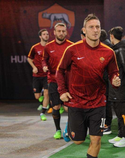 UEFA.com - Totti e De Rossi, gli One Club Man. VIDEO!