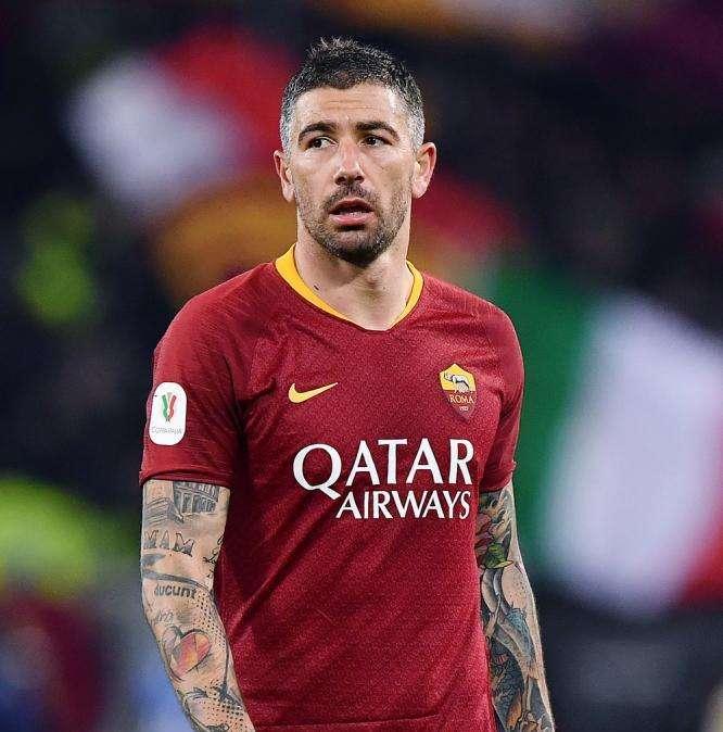 Kolarov: "Quando ho ricevuto la chiamata della Roma non ho avuto dubbi. Non ho mai visto un giocatore così attaccato alla maglia come De Rossi. Zaniolo ha davanti a sé un futuro top"