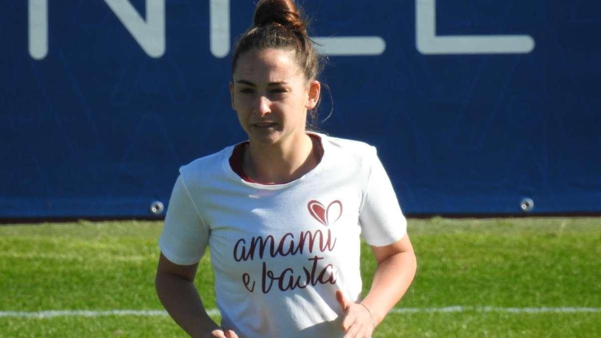 Coppa Italia Femminile - Riscaldamento della Roma con la maglia Amami e basta. FOTO!