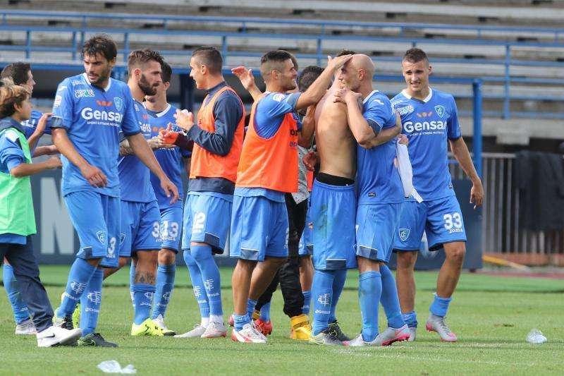 Twitter, Empoli: "Allenamento sotto l'acqua prima del giorno di riposo". FOTO!