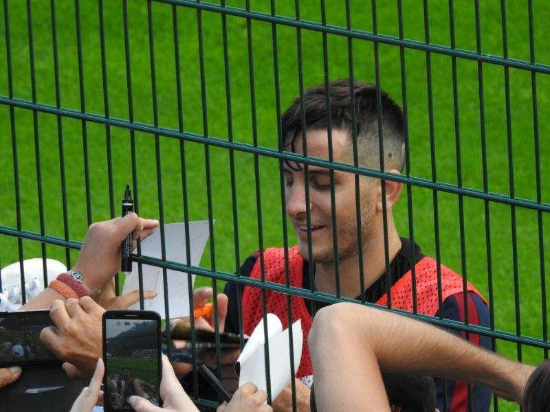 Manolas firma autografi dopo l'allenamento. FOTO!