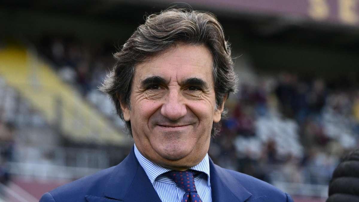 Torino, bara e manifesti choc contro Cairo al Filadelfia