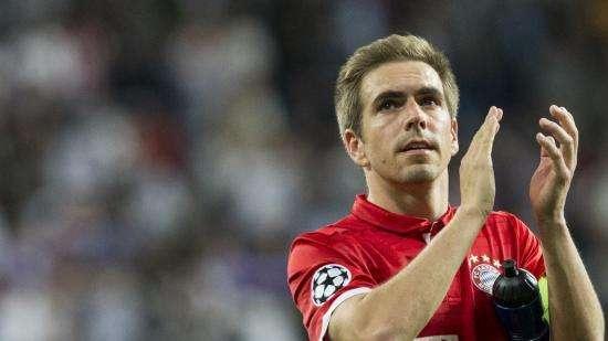 Twitter AS Roma, l'omaggio del club per Lahm e Xabi Alonso