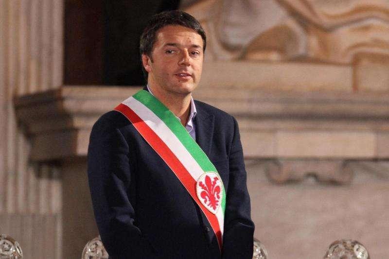 Renzi cita Garcia: "Rimessa la chiesa al centro del villaggio"