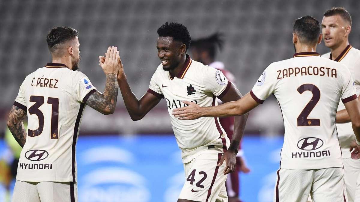 LA VOCE DELLA SERA - Torino-Roma 2-3, giallorossi alla fase a gironi dell'Europa League. Fonseca: "Dobbiamo pensare al Siviglia". Dzeko: "La testa è già lì". Il giocatore andaluso Gudelj positivo al COVID-19