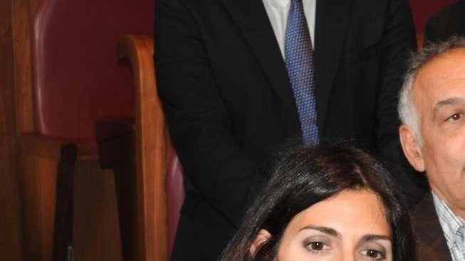 Di Maio: "Parnasi ha dato soldi a tutti tranne che ai 5 Stelle. Contenti che la Raggi non abbia nulla a che fare con l'inchiesta"