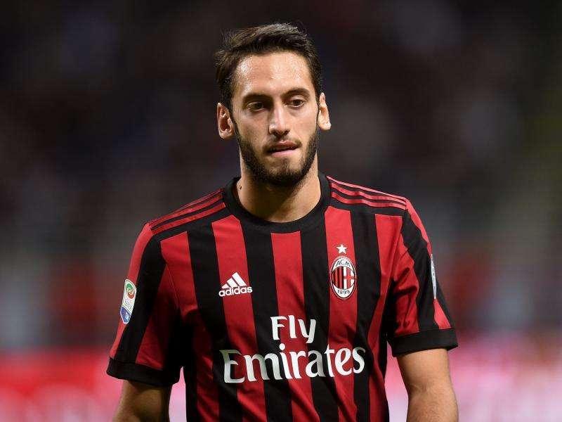 Milan, contusione al gluteo per Calhanoglu