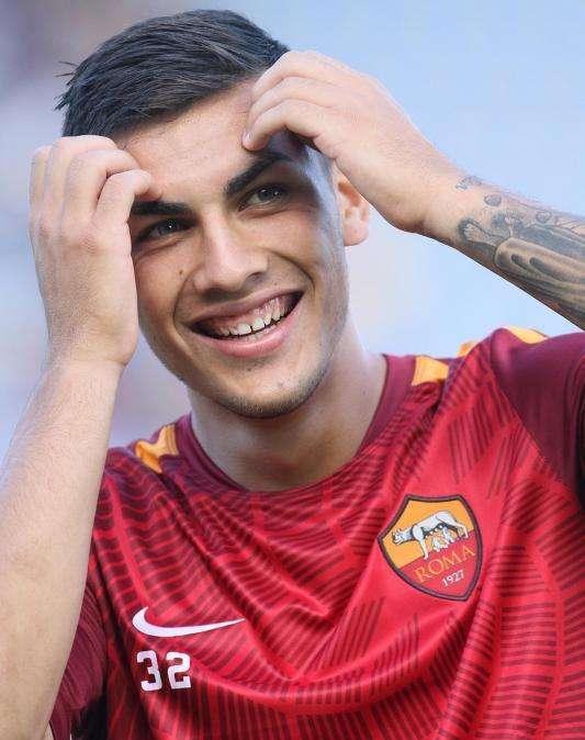 Twitter, Serie A: "Auguri Leandro Paredes"