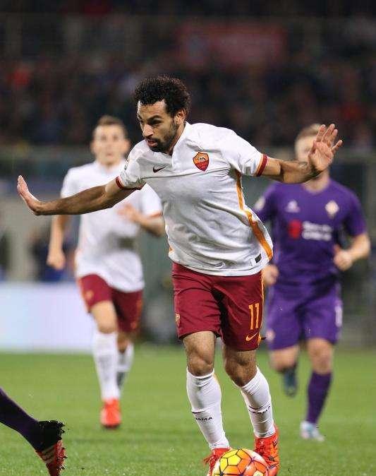 Facebook, Salah celebra i 4 milioni di like. FOTO!