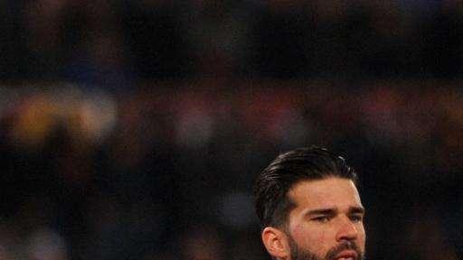 Monchi a lavoro per il rinnovo di Alisson: il ds propone il doppio dell'ingaggio