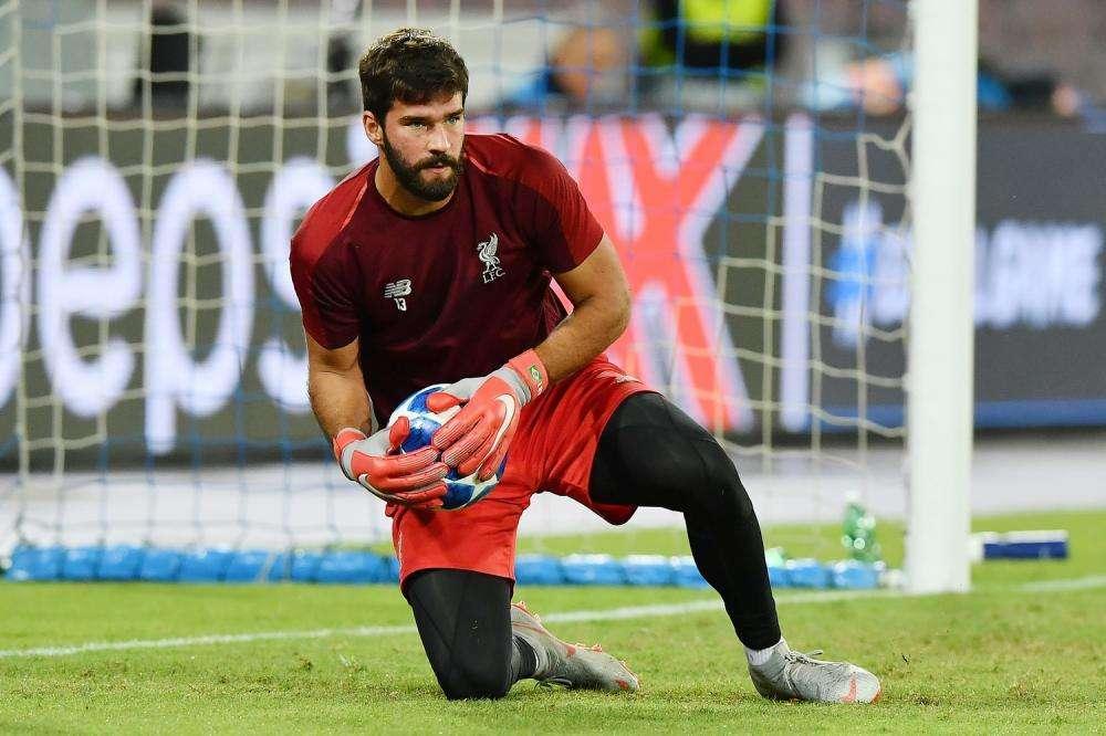 Alisson: "Dispiaciuto per l'addio di De Rossi, è un simbolo"