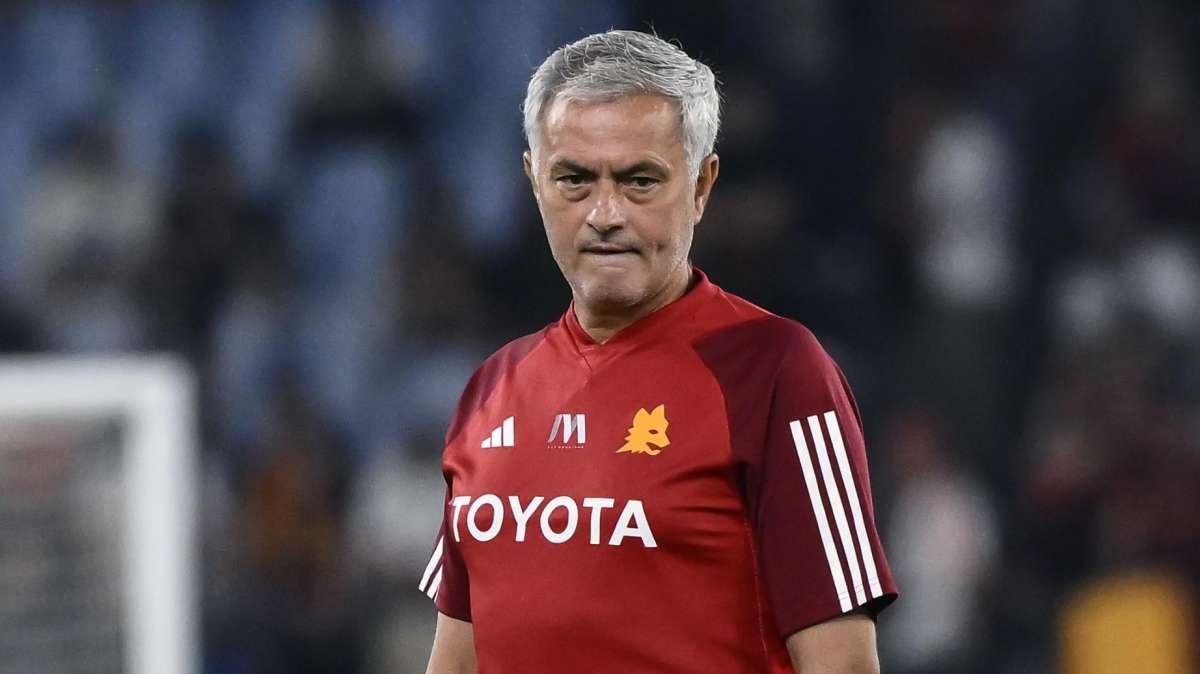 Mourinho: "La cosa più importante è la squadra, anche se sei Maradona devi seguire le regole. L'esperienza mi ha portato a essere più equilibrato"
