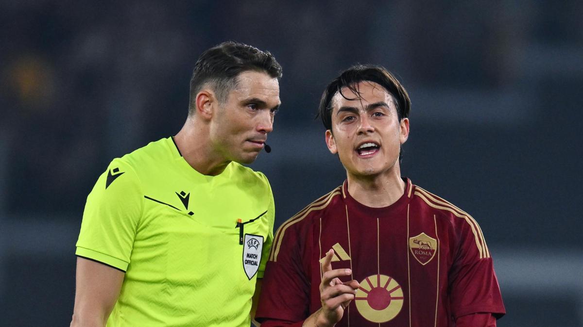 Immagine strip L'arbitro n.2