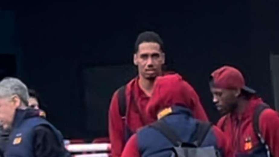FIUMICINO - Roma partita per il Portogallo: ci sono Karsdorp, Belotti e Wijnaldum. FOTO! VIDEO!