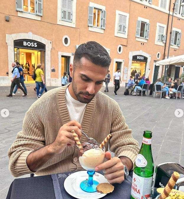 Zeki Celik scopre il centro di Roma da turista. FOTO!