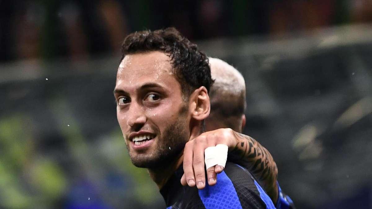 Inter, Lukaku e Calhanoglu presenti all'allenamento: crescono le quotazioni del turco per la Roma