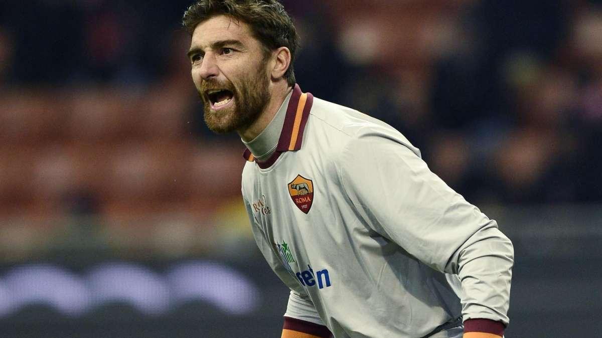 De Sanctis: "Roma ultima città della mia vita professionale e privata, Garcia un allenatore completo che farà crescere la squadra. Gli arbitri? Oggi sono liberi"