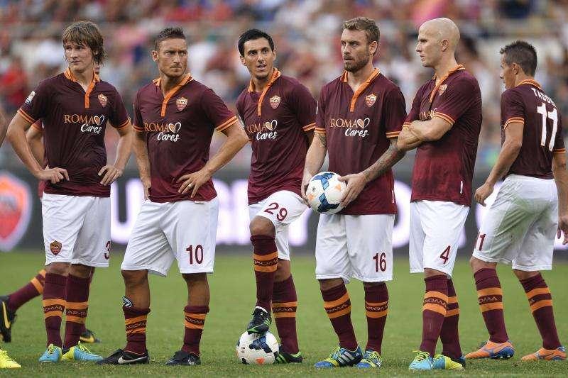 Genoa, Burdisso: "Tanti ricordi legati a Totti, complimenti per la carriera e per quello che ha trasmesso"