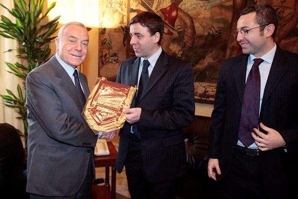 Gianni Letta al Roma Club Palazzo Chigi: "Avete portato la bandiera americana?"