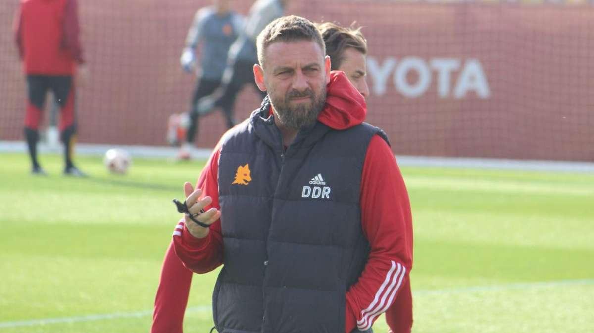 Calciomercato Roma - Il rinnovo di De Rossi come priorità. Ma la Fiorentina è un'opzione validissima: la situazione