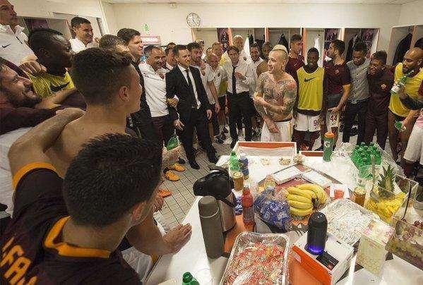 Twitter AS Roma: "È qui la festa!". FOTO!