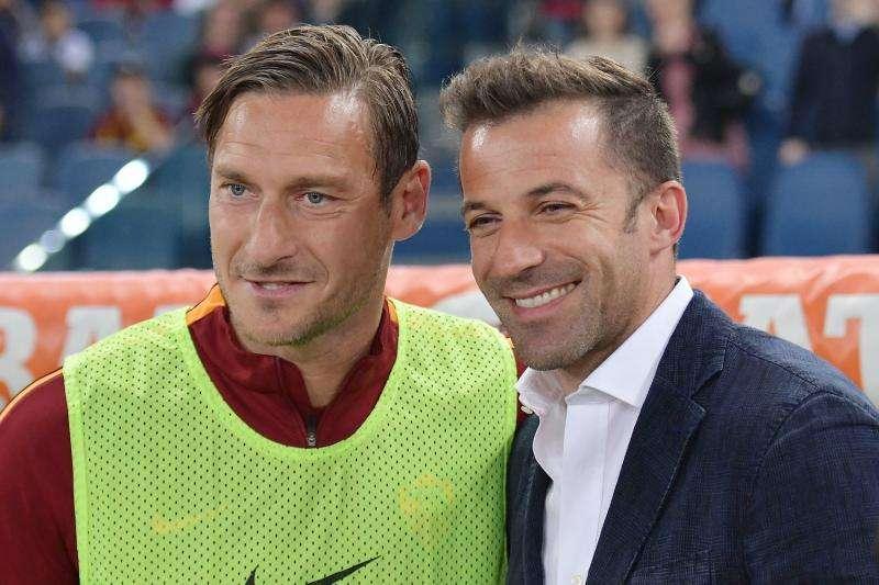 Del Piero: "È un momento emotivamente tosto per Totti"