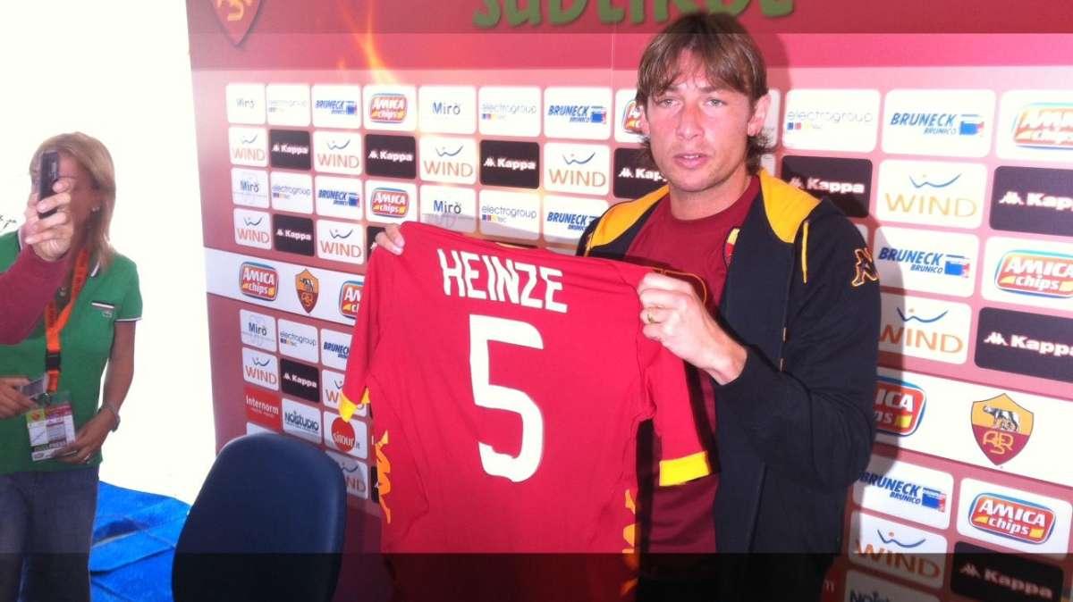 Heinze avrà la maglia di Mexès