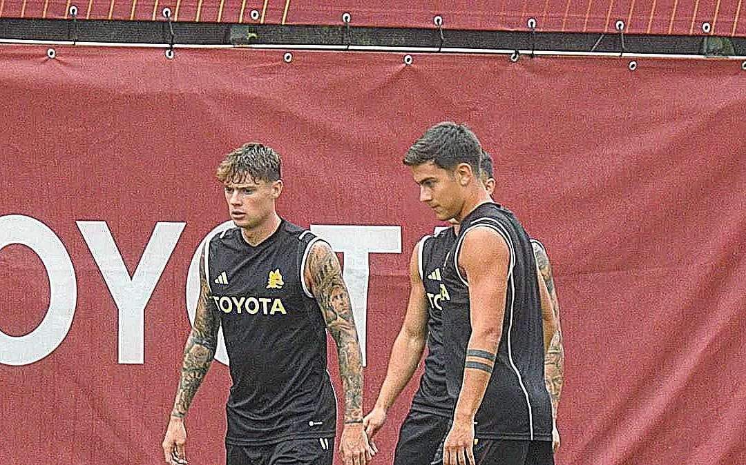 TRIGORIA - Dybala ancora in campo con i compagni