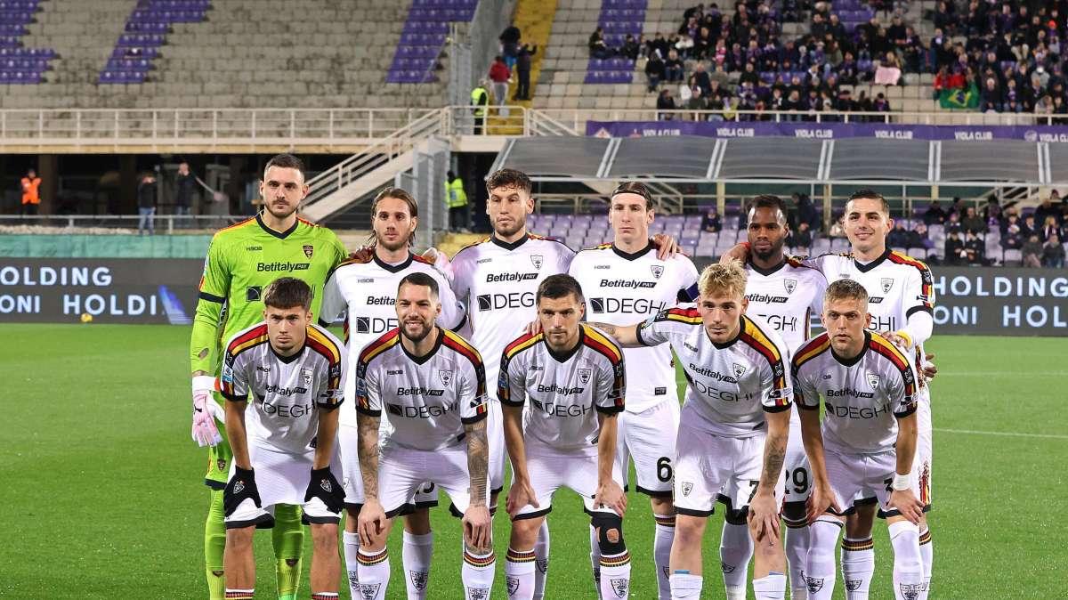 Lutto in casa Lecce: morto il fisioterapista Fiorita. Rinviata la gara con l'Atalanta: si giocherà domenica alle 20:45. Salentini contrari