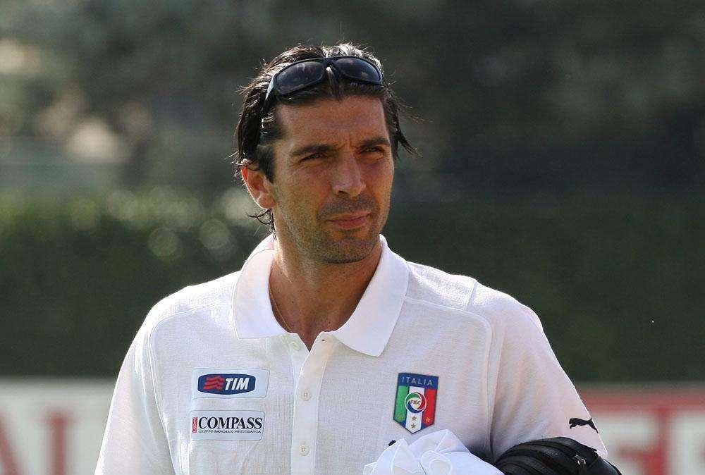 Ag. Buffon: "Gigi sta bene, domani torna ad allenarsi"